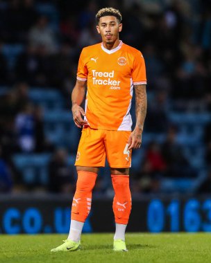 Blackpool 'dan Jordan Lawrence-Gabriel, 2 Kasım 2024' te İngiltere 'nin Gillingham Priestfield Stadyumu' nda oynanan 1.