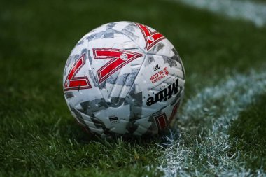 Maç topu, 2 Kasım 2024 tarihinde İngiltere 'nin Gillingham şehrindeki MEMS Priestfield Stadyumu' nda oynanan Gillingham-Blackpool Birinci tur karşılaşmasında ayrıntılı bir şekilde izlendi.