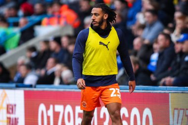 Blackpool 'dan Dom Thompson, 2 Kasım 2024 tarihinde İngiltere' nin Gillingham kentindeki MEMS Priestfield Stadyumu 'nda oynanan ilk tur FA Cup karşılaşmasında ısındı.