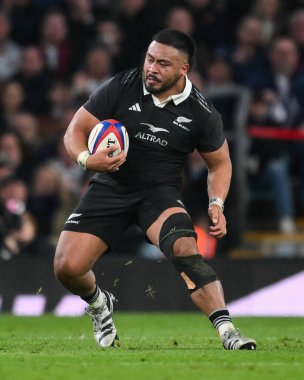 Yeni Zelandalı Asafo Aumua, 2 Kasım 2024 'te İngiltere' nin Yeni Zelanda 'ya karşı Allianz Stadyumu, Twickenham, Birleşik Krallık' ta oynanan müsabakada çarpışacak.