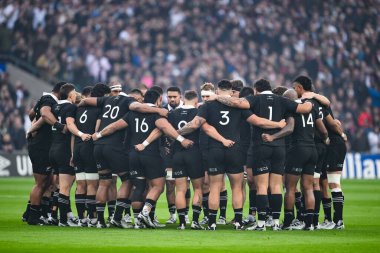 Yeni Zelanda takımı, İngiltere ile Yeni Zelanda arasında oynanan 2 Kasım 2024 tarihinde Twickenham 'daki Allianz Stadyumu karşılaşmasında, Güz Ulusları Serisi öncesinde toplandı.