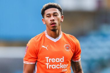 Blackpool 'dan Jordan Lawrence-Gabriel, 2 Kasım 2024' te İngiltere 'nin Gillingham Priestfield Stadyumu' nda oynanan 1.