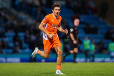 Blackpool 'dan Kyle Joseph, Birleşik Krallık' ın 2 Kasım 2024 tarihli MEMS Priestfield Stadyumu 'nda oynanan Gillingham - Blackpool FA Cup Birinci Raundu karşılaşmasında etkin.