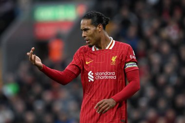 Liverpool 'dan Virgil van Dijk, İngiltere' nin Liverpool kentinde oynanan Liverpool-Brighton ve Hove Albion maçında 2 Kasım 2024 tarihinde antrenman yaptı.