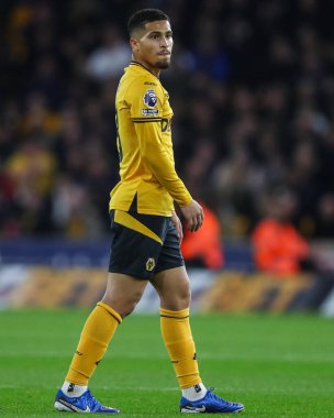 Wolverhampton Wanderers 'dan Joo Gomes Premier Lig maçında Wolverhampton Wanderers, Molineux, Wolverhampton' daki Crystal Palace 'a karşı, 2 Kasım 2024