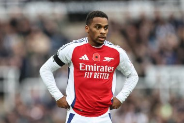 Premier Lig maçı sırasında Arsenal 'den Jurrien Timber St. James' s Park, Newcastle, 2 Kasım 2024 'de Newcastle United ile karşı karşıya geldi.
