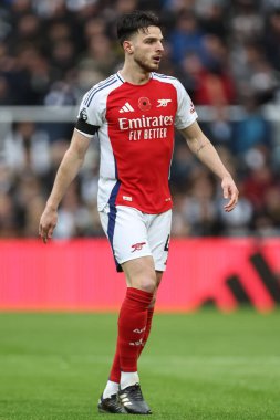 Arsenal 'den Declan Rice Premier Lig karşılaşmasında Newcastle United ile Arsenal arasında 2 Kasım 2024' te St. James 's Park, Newcastle, İngiltere