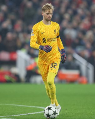 Liverpool 'dan Caoimhin Kelleher UEFA Şampiyonlar Ligi, Lig Sahnesi maçı sırasında Liverpool Bayer 04 Leverkusen' e karşı Anfield, Liverpool, Birleşik Krallık 'ta, 5 Kasım 2024