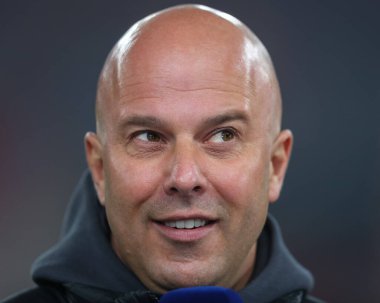 Arne Slot teknik direktörü UEFA Şampiyonlar Ligi, Lig Stage maçı Liverpool-Bayer 04 Leverkusen maçında 5 Kasım 2024 'te Anfield, Liverpool, İngiltere' de yaptığı bir söyleşide bir konuşma yaptı.
