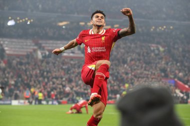 Liverpool 'dan Luis Daz, UEFA Şampiyonlar Ligi, Lig Sahne Maçı' nda Liverpool Bayer 04 Leverkusen 'e karşı Anfield, Liverpool, Birleşik Krallık' ta 5 Kasım 2024 'te 4-0' lık hat-trick golünü kutluyor.