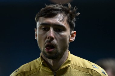 Blackburn Rovers 'dan Harry Pickering, 6 Kasım 2024' te İngiltere 'nin Ewood Park kentinde oynanan Blackburn Rovers-Stoke City maçının öncesinde ısınıyor.