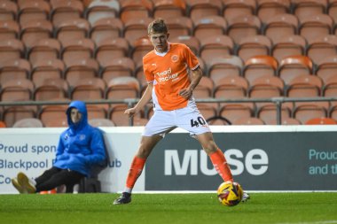 Blackpool 'dan Theo Upton Bristol Street Motors Kupası' nda Liverpool U21 'e karşı Bloomfield Road, Blackpool' da 6 Kasım 2024 'te oynanan karşılaşmada