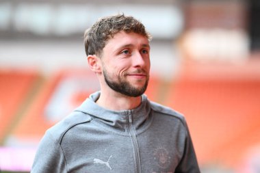 Blackpool 'dan Matthew Pennington, 6 Kasım 2024' te Bloomfield Road, Blackpool 'da Liverpool U21' e karşı oynanan Bristol Street Motors Kupası öncesinde geldi.