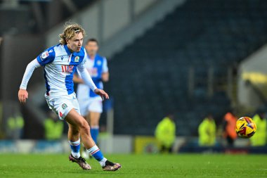 Blackburn Rovers takımından Todd Cantwell 6 Kasım 2024 'te Blackburn City' de oynanan Blackburn Rovers-Stoke City maçında pas verdi.