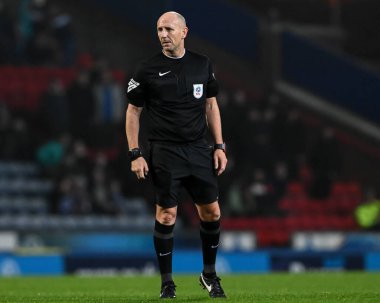 Hakem Andy Davies Sky Bet Şampiyonası 'nda Blackburn Rovers, Stoke City' ye karşı 6 Kasım 2024 'te Ewood Park, Blackburn, İngiltere