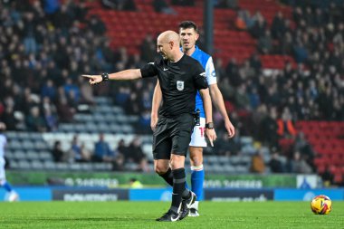 Hakem Andy Davies, 6 Kasım 2024 'te İngiltere' nin Blackburn kentinde oynanan Blackburn Rovers-Stoke City maçında Stoke 'a penaltı verdi.