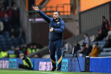 Blackburn Rovers 'ın baş antrenörü John Eustace 6 Kasım 2024' te Blackburn City 'de Blackburn Rovers' ın Stoke City 'e karşı oynadığı Sky Bet Şampiyonası maçında antrenörlük yapıyor.