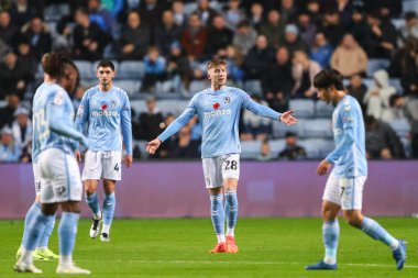 Coventry City 'den Josh Eccles, Coventry Building Society Arena, Coventry, İngiltere, 6 Kasım 2024' te oynanan Sky Bet Şampiyonası maçında 0-1 'lik skora ulaşma golüne tepki gösterdi.