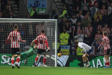 Preston North End 'den Mads Frkjr-Jensen, 6 Kasım 2024' te Deepdale, Preston, İngiltere 'de oynanan Sky Bet Şampiyonası maçında topa çok geniş bir alanda liderlik ediyor.