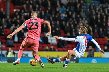 Blackburn Rovers 'dan Todd Cantwell, 6 Kasım 2024' te İngiltere 'nin Ewood Park kentinde oynanan Blackburn Rovers-Stoke City maçında gol atarken görülüyor.