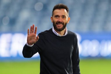 West Bromwich Albion 'un teknik direktörü, West Bromwich Albion' a karşı Burnley 'nin 7 Kasım 2024' te oynadığı The Hawthorns, West Bromwich, İngiltere 'de oynanan Sky Bet Şampiyonası maçından önce geldi.