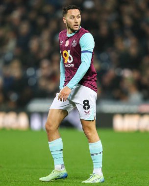 Burnley takımından Josh Brownhill, 7 Kasım 2024 'te West Bromwich Albion' a karşı The Hawthorns, West Bromwich, İngiltere 'de oynanan maçta