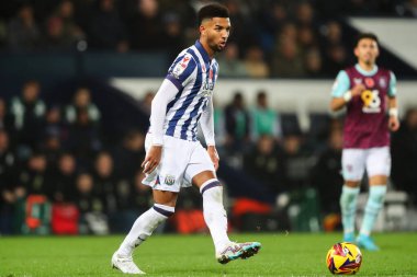 West Bromwich Albion takımından Mason Holgate, West Bromwich Albion 'a karşı 7 Kasım 2024' te oynanan The Hawthorns, West Bromwich, İngiltere 'de oynanan Sky Bet Şampiyonası maçında pas attı.