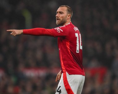Manchester United 'dan Christian Eriksen Premier League maçında takım talimatlarını veriyor Manchester United ile Leicester City arasında 10 Kasım 2024' te Old Trafford, Manchester, İngiltere 'de oynanan maçta.