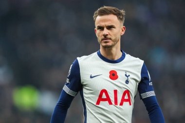 Tottenham Hotspur 'dan James Maddison, Premier Lig maçı sırasında Tottenham Hotspur' a karşı Ipswich Town Tottenham Hotspur Stadyumu, Londra, İngiltere, 10 Kasım 2024