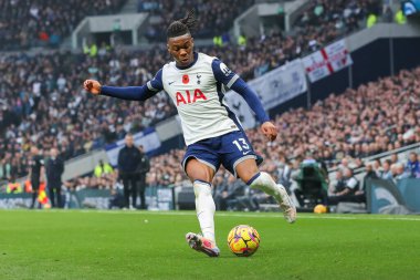 Tottenham Hotspur 'dan Destiny Udogie, Premier Lig maçında Tottenham Hotspur' a karşı Ipswich Town, Tottenham Hotspur Stadyumu, Londra, İngiltere, 10 Kasım 2024 'te karşı karşıya geldi.