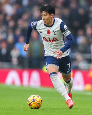 Tottenham Hotspur 'un oğlu Heung-min Premier League maçında topu sürüyor Tottenham Hotspur Ipswich Town' a karşı Tottenham Hotspur Stadyumu, Londra, İngiltere, 10 Kasım 2024