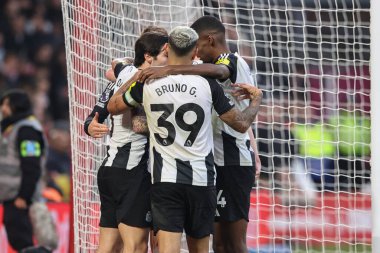 Newcastle 'dan Harvey Barnes, İngiltere' nin Nottingham şehrinde oynanan Premier League maçı Nottingham Forest 'a karşı Newcastle United maçında 1-3' lük galibiyetini kutluyor.