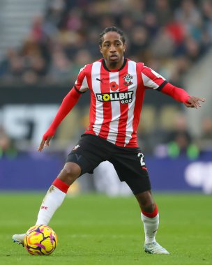Southampton 'dan Kyle Walker-Peters Premier League maçı sırasında Wolverhampton Wanderers, Molineux, Wolverhampton, Birleşik Krallık' ta 9 Kasım 2024 'te karşı karşıya geldi.