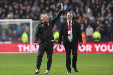 Sheffield United 'ın menajeri Chris Wilder, 10 Kasım 2024' te Sheffield Lane, Sheffield, İngiltere 'de oynanan ve Sheffield United' a karşı oynanan Sky Bet Şampiyonası maçında taraftarlarıyla 1-0 kazandı.