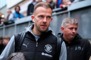 Blackpool 'dan Jordan Rhodes, 9 Kasım 2024' te Gaughan Group Stadyumu 'nda oynanan Sky Bet 1 karşılaşması öncesinde Gaughan Group Stadyumu' na geldi.