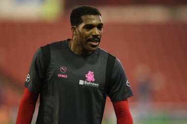 Barnsley 'den Donovan Pines maç öncesi ısınma oturumunda Sky Bet 1 maçında Barnsley-Rotherham United maçında Oakwell, Barnsley, İngiltere, 8 Kasım 2024