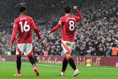 Manchester United takımından Bruno Fernandes, Manchester United ile Leicester City maçında 10 Kasım 2024 'te oynanan Premier League maçında 1-0' lık galibiyet golünü kutluyor.