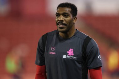 Barnsley 'den Donovan Pines maç öncesi ısınma oturumunda Sky Bet 1 maçında Barnsley-Rotherham United maçında Oakwell, Barnsley, İngiltere, 8 Kasım 2024