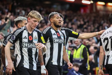 Newcastle 'dan Joelinton, İngiltere' nin Nottingham şehrinde oynanan Premier Lig maçı Nottingham Forest - Newcastle United maçında 1-2 'lik galibiyetini kutluyor.