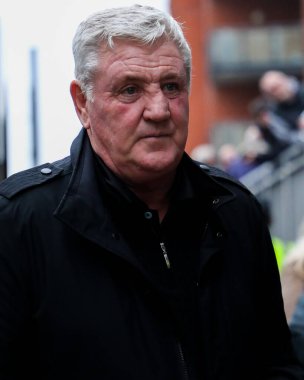 Steve Bruce of Blackpool arrives at Gaughan Group Stadium prior to the Sky Bet League 1 match Leyton Orient vs Blackpool at Gaughan Group Stadium, London, United Kingdom, 9th November 2024 clipart