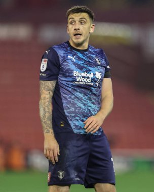Rotherham United takımından Jordan Hugill 8 Kasım 2024 'te Oakwell, Barnsley, Barnsley United maçında Barnsley' e karşı.