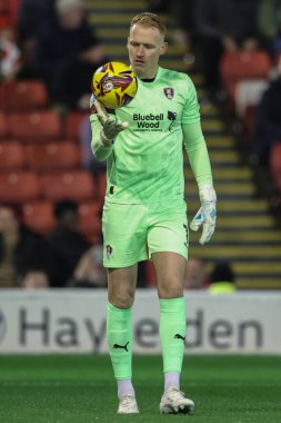 Rotherham United takımından Cameron Dawson 8 Kasım 2024 'te Oakwell, Barnsley, Barnsley, İngiltere' de oynanan 1.