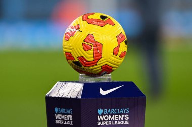 Barclays Kadınlar Süper Ligi günü topu, 8 Kasım 2024 tarihinde Etihad Stadyumu 'nda Manchester City Women vs Tottenham Hotspurs' a karşı oynanan Bayanlar Süper Lig karşılaşmasında bekliyor.