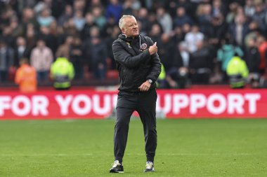 Sheffield United 'ın menajeri Chris Wilder, 10 Kasım 2024' te Sheffield Lane, Sheffield, İngiltere 'de oynanan ve Sheffield United' a karşı oynanan Sky Bet Şampiyonası maçında taraftarlarıyla 1-0 kazandı.