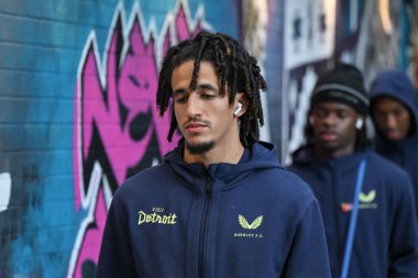 Burnley 'den Hannibal Mejbri, 10 Kasım 2024' te Burnley ile Swansea City arasındaki Gökyüzü İddia Şampiyonası maçından önce geldi.