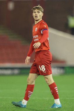 Barnsley takımından Luca Connell 8 Kasım 2024 'te Oakwell, Barnsley, Barnsley, İngiltere' de Barnsley-Rotherham United maçında