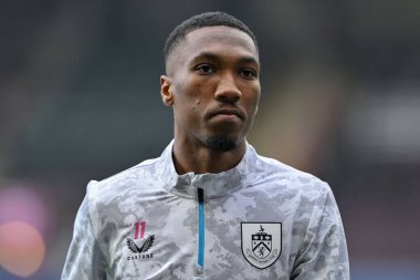 Burnley 'li Jaidon Anthony, 10 Kasım 2024' te Burnley, Burnley City ile oynadığı Gökyüzü İddia Şampiyonası karşılaşması öncesinde ısınıyor.