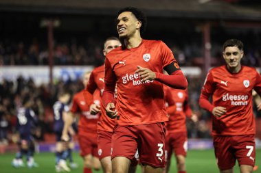 Barnsley 'den Jon Russell, 8 Kasım 2024' te Oakwell, Barnsley, İngiltere 'de oynanan Sky Bet Lig 1 maçında 1-0' lık galibiyetini kutluyor.