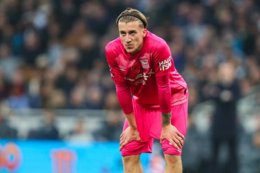 Ipswich Town 'dan Jack Clarke, Premier Lig maçı sırasında Tottenham Hotspur' un Ipswich Town 'a karşı Tottenham Hotspur Stadyumu' nda, 10 Kasım 2024 'te seyrediyor.