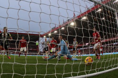 Newcastle 'dan Alexander Isak Premier Lig maçında Nottingham Forest, Newcastle United' a karşı City Ground, Nottingham, İngiltere 'de 10 Kasım 2024' te 1-1 berabere kaldı.